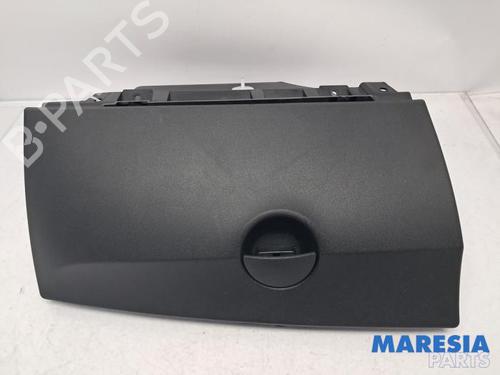 Used Glove box ABARTH 500 / 595 / 695 1.4 (312.AXY11, 312.AXY1A) (145 hp) 31413523