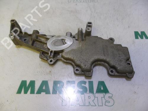 Used Valve cover RENAULT CLIO II (BB_, CB_) 1.4 16V (B/CB0P, BB13) (98 hp) 31458238