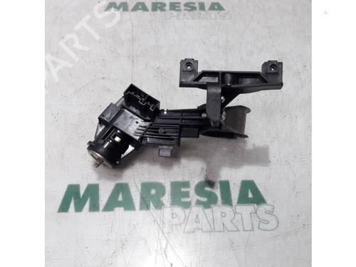 Used Ignition barrel FIAT GRANDE PUNTO (199_) 1.3 D Multijet (84 hp) 31422413