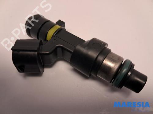 Used Injector RENAULT SCÉNIC III (JZ0/1_) 2.0 16V (JZ0G, JZ0P, JZ1E, JZ1P) (140 hp) 31493657