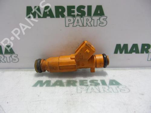 Used Injector ALFA ROMEO 147 (937_) 1.6 16V T.SPARK ECO (937.AXA1A, 937.BXA1A) (105 hp) 31501865