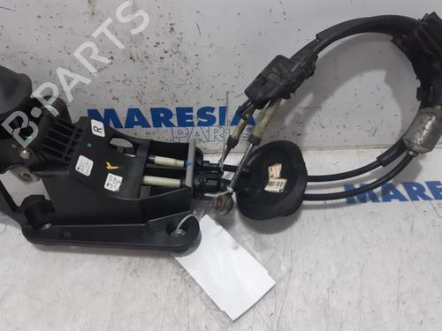 Used Gear lever CITROËN C4 CACTUS 1.6 BlueHDi 100 (99 hp) 31389164