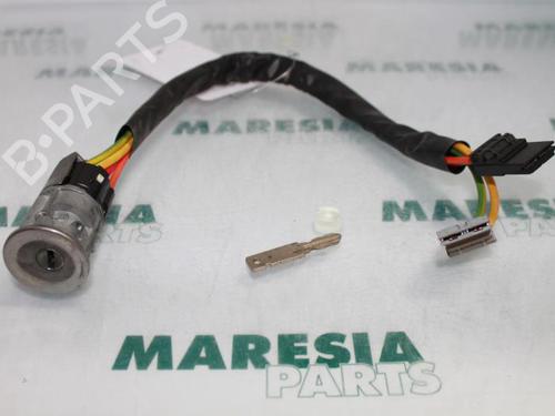 Used Ignition barrel RENAULT KANGOO Express (FC0/1_) D 55 1.9 (FC0D) (54 hp) 31525200