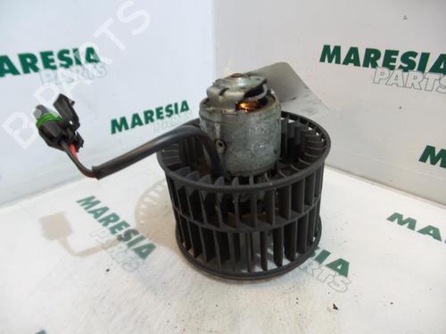 Used Heater blower motor RENAULT ESPACE III (JE0_) 2.0 (JE0A) (114 hp) 31526524