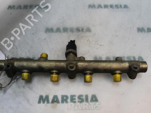 Used Injection rail PEUGEOT 607 (9D, 9U) 2.2 HDi (133 hp) 31472625