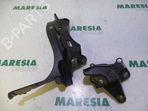 Used Rear bumper reinforcement Rear bumper reinforcement PEUGEOT 3008 I MPV (0U_) 1.6 HDi (112 hp) 31481186 31481186
