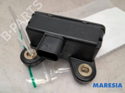 Used Electronic module RENAULT GRAND SCÉNIC III (JZ0/1_) 1.6 16V (JZ0U) (109 hp) 31526761