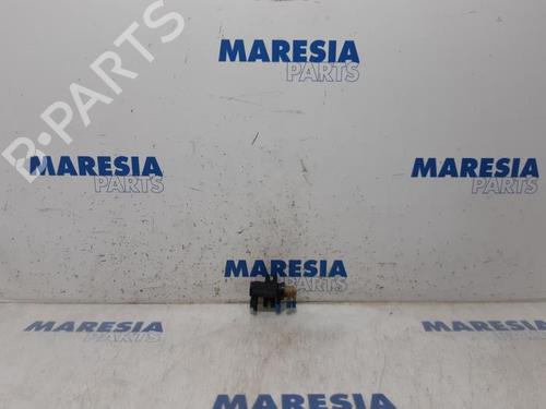 Used Electronic sensor PEUGEOT 308 SW II (LC_, LJ_, LR_, LX_, L4_) 1.6 BlueHDi 120 (120 hp) 31384471