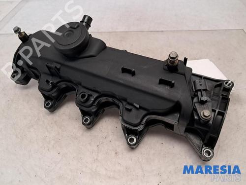 Used Valve cover RENAULT MEGANE III Grandtour (KZ0/1) 1.5 dCi (KZ09, KZ0D, KZ1G, KZ29, KZ14, KZ1W, KZ10, KZ1F,... (110 hp) 31454486