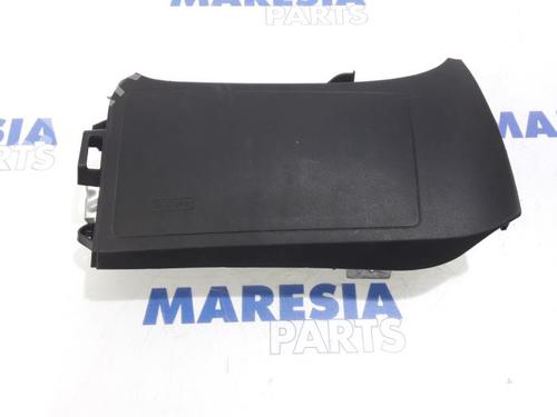 Used Knee airbag FIAT PUNTO EVO (199_) 1.3 D Multijet (84 hp) 31525187