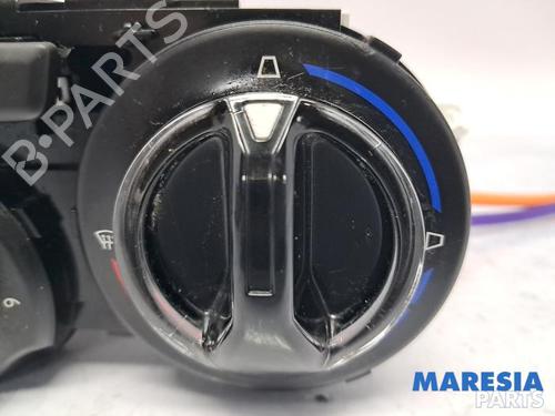 Climate control PEUGEOT 208 I (CA_, CC_) 1.2 VTI 82 | BP31496310I5 