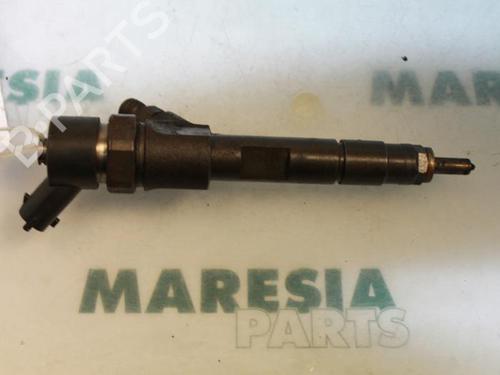 Used Injector RENAULT LAGUNA II Grandtour (KG0/1_) 1.9 dCi (KG0G) (120 hp) 31393691