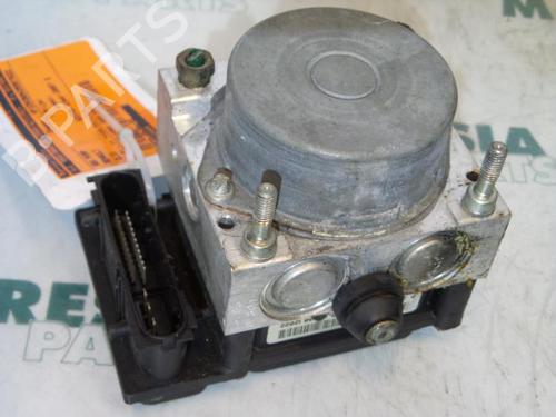 Used ABS pump RENAULT CLIO III (BR0/1, CR0/1) 1.6 16V (BR05, BR0B, BR0Y, BR15, BR1J, BR1M, BR1Y, CR0B,... (112 hp) 31428499