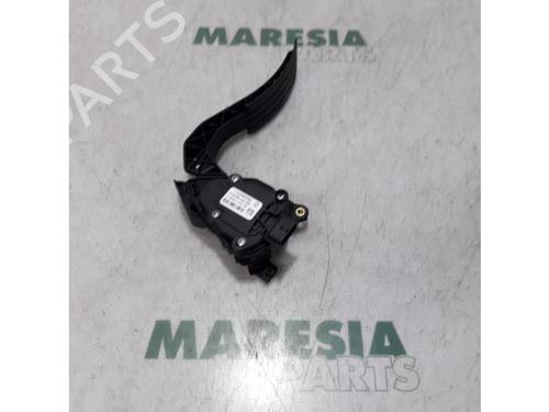 electronic-module-renault-clio-iv-bh_-2012-2013-2014-2015-2016-2017-2018-2019-2020-2021-31402500 main image