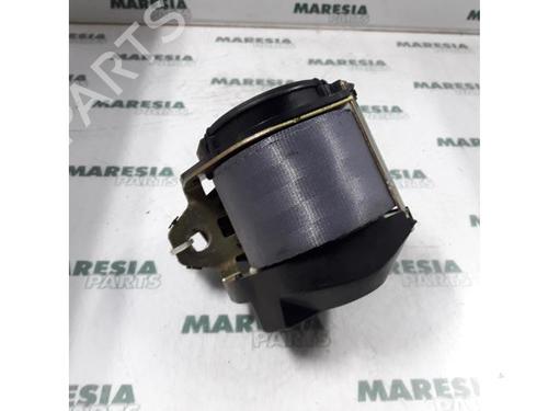 rear-center-seatbelt-renault-megane-i-ba01_-1995-1996-1997-1998-1999-2000-2001-2002-2003-2004-31423865 main image