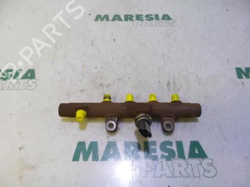 Used Injection rail RENAULT MEGANE II Estate (KM0/1_) 1.5 dCi (KM16) (103 hp) 31496802