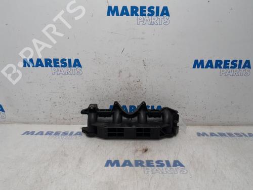 Used Injection rail RENAULT TRAFIC II Van (FL) 2.5 dCi 145 (FL0J) (146 hp) 31517649