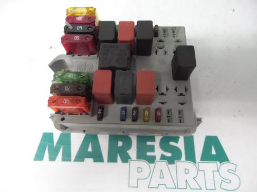 Used Fuse box FIAT PUNTO (188_) 1.2 16V 80 (188.233, .235, .253, .255, .333, .353, .639,... (80 hp) 31428993