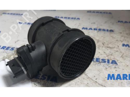mass-air-flow-sensor-alfa-romeo-156-932_-1997-1998-1999-2000-2001-2002-2003-2004-2005-31385573 main image