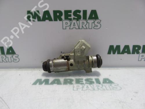 Used Injector CITROËN SAXO (S0, S1) 1.4 VTS (75 hp) 31464744