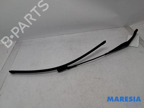 Used Front windshield wiper arm ALFA ROMEO GIULIETTA (940_) 1.4 TB (940FXB1A, 940FXB11) (170 hp) 31489383