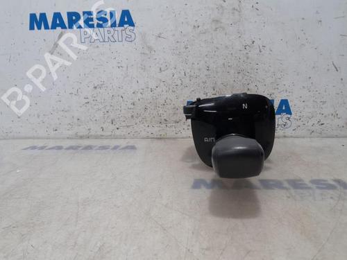 Used Gear lever FIAT PANDA (312_, 319_) 0.9 (312PXN1A, 312PXN11) (80 hp) 31474997