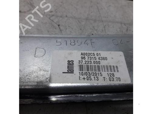 Front right window mechanism PEUGEOT 208 I (CA_, CC_) 1.0 VTi | BP31480882C23