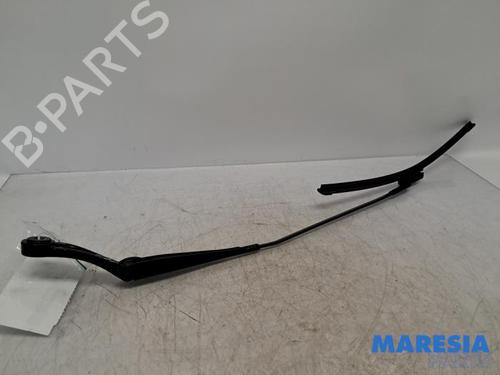 Used Front windshield wiper arm Front windshield wiper arm 31485561 31485561