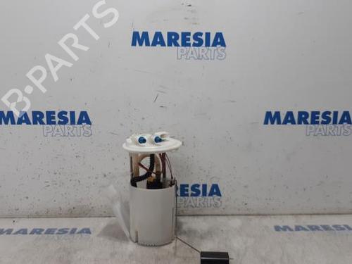 Used Fuel pump RENAULT TRAFIC III Van (FG_) 1.6 dCi 90 (FGME) (90 hp) 31389205