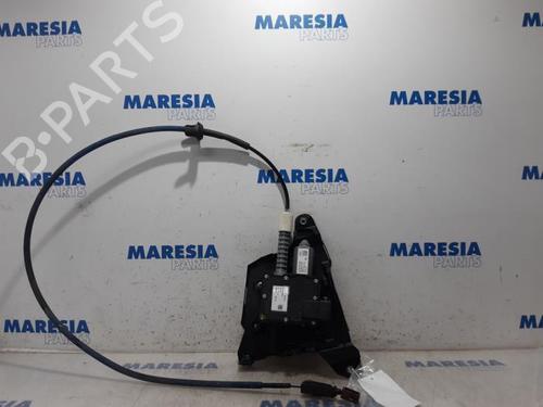 Used Electric handbrake PEUGEOT 5008 (0U_, 0E_) 1.6 16V (156 hp) 31416390