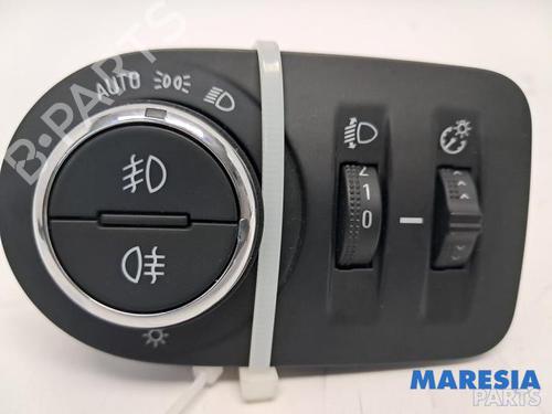 Used Switch OPEL CORSA F (P2JO) 1.2 (68) (131 hp) 31399008