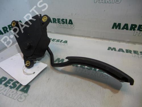 Used Electronic module RENAULT MEGANE II Estate (KM0/1_) 1.9 dCi (KMRG, KM1G, KM0G, KM2C) (120 hp) 31533993