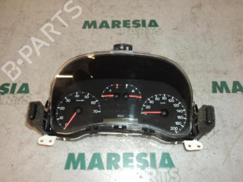 Used Instrument cluster FIAT PUNTO (188_) 1.2 60 (188.030, .050, .130, .150, .230, .250) (60 hp) 31506182