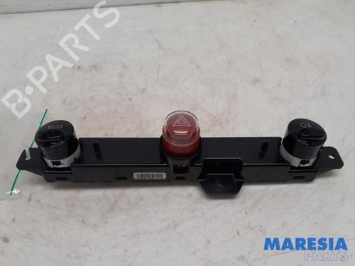 Used Warning switch FIAT 500 (312_) 0.9 (312AXG1A, 312.AXG11) (86 hp) 31483865