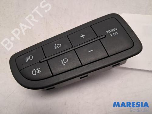switch-alfa-romeo-mito-955_-2008-2009-2010-2011-2012-2013-2014-2015-2016-2017-2018-31441028 main image