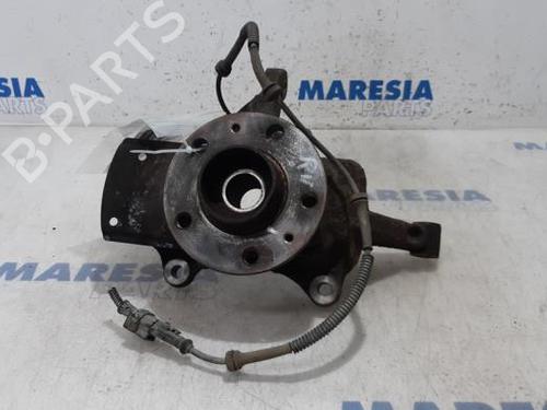 Used Right front steering knuckle RENAULT TRAFIC III Van (FG_) 1.6 dCi 95 (FGMJ, FGMR) (95 hp) 31448593