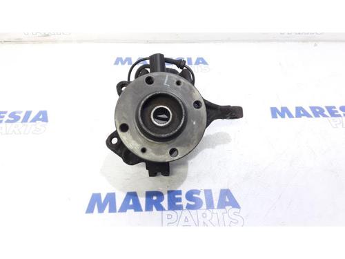 Used Left front steering knuckle CITROËN C3 II (SC_) 1.6 HDi (92 hp) 31480835