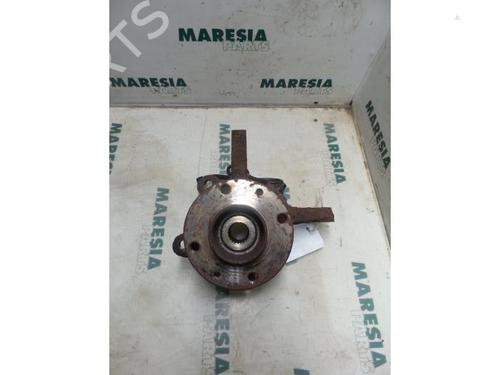 Used Left front steering knuckle RENAULT TWINGO I (C06_) 1.2 16V (C06C, C06D, C06K) (75 hp) 31479699