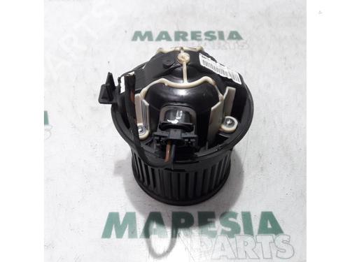 Used Heater blower motor PEUGEOT 308 I (4A_, 4C_) 1.6 16V (120 hp) 31477542