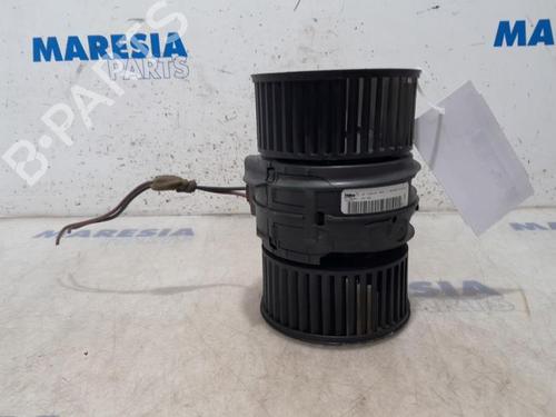 Used Heater blower motor RENAULT TRAFIC III Van (FG_) 1.6 dCi 140 (FGMA, FGMC) (140 hp) 31424798