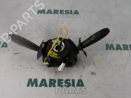 Used Switch FIAT DOBLO Box Body/MPV (223_) 1.9 D (223ZXB1A) (63 hp) 31437551