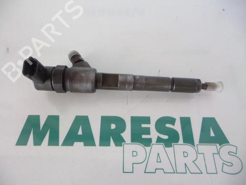 Used Injector FIAT FIORINO Box Body/MPV (225_) 1.3 D Multijet (225BXD1A, 225BXB1A, 225BXB11) (75 hp) 31477389