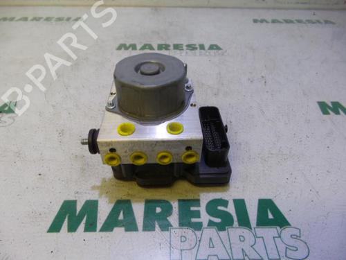 Used ABS pump RENAULT CLIO IV (BH_) 1.5 dCi 90 (90 hp) 31452480