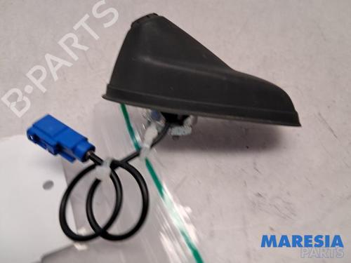 Used Antenna/Base Antenna/Base PEUGEOT 308 SW II (LC_, LJ_, LR_, LX_, L4_) 1.2 THP 110 (110 hp) 31413733 31413733