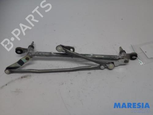 Used Front wipers mechanism FIAT PANDA (312_, 319_) 1.0 Mild Hybrid (312.PYD1B) (69 hp) 31530004