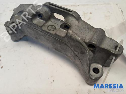 Getriebehalter für PEUGEOT 208 I (CA_, CC_) 1.2 THP 110 (110 hp) 31487904