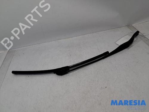 front-windshield-wiper-arm-dacia-sandero-ii-2012-31418484 main image