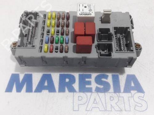 Used Fuse box LANCIA DELTA III (844_) 1.6 D Multijet (844.AXC11, 844.AXC1A) (120 hp) 31388157