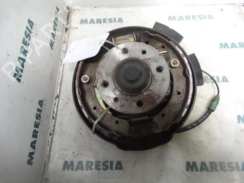 Used Right rear steering knuckle RENAULT MEGANE I Classic (LA0/1_) 1.4 16V (LA0D, LA1H, lA0W, LA10) (95 hp) 31427504