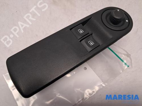 Used Switch RENAULT CLIO IV (BH_) 0.9 TCe 90 (BHNF, BHMA, BHMH, BHJK, BHJR) (90 hp) 31425583